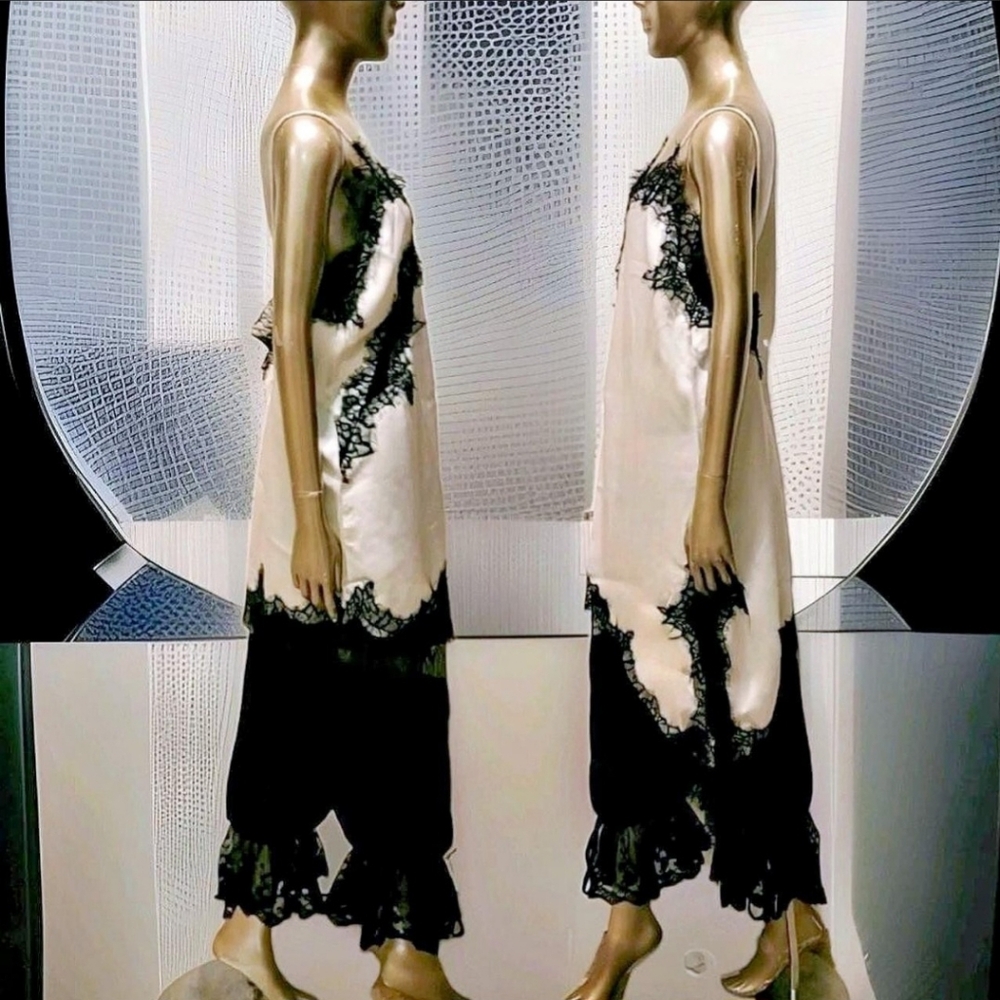 NWT Flowy White Lace Trim Asymmetrical Hem Silky Satin Camisole Top Sz L - Picture 5 of 16